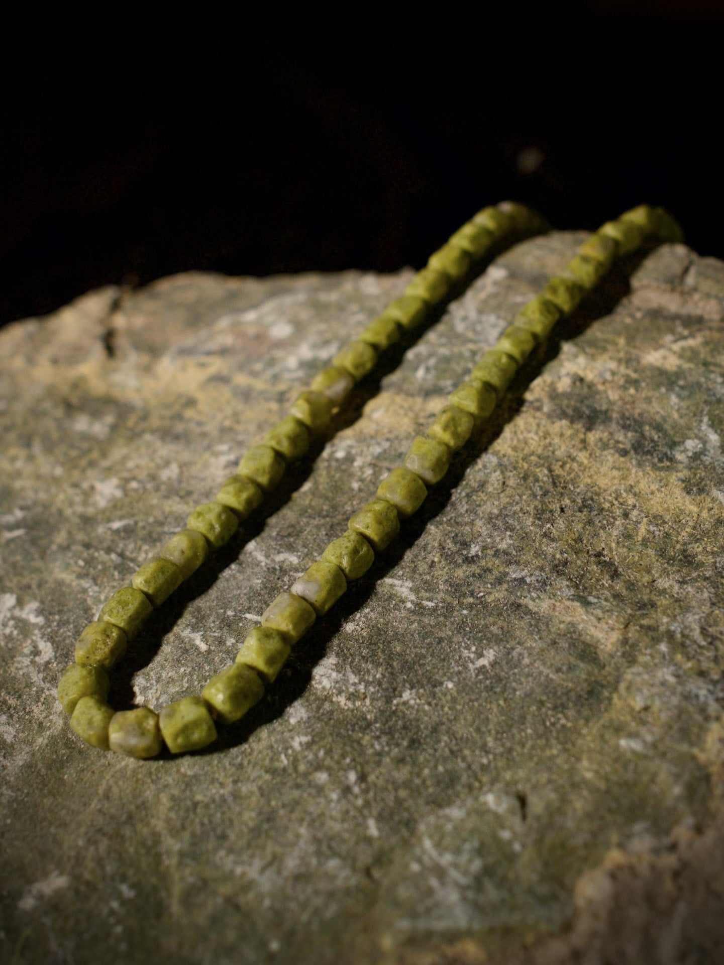 Girocollo Nuggets con Serpentino Nobile della Valmalenco