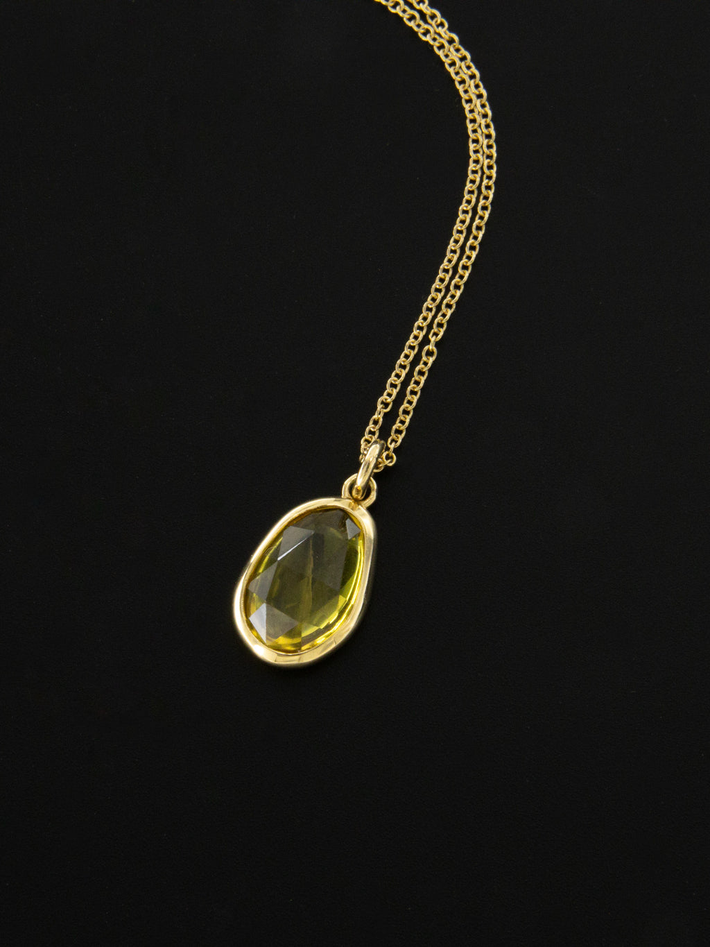 Girocollo con Zaffiro giallo