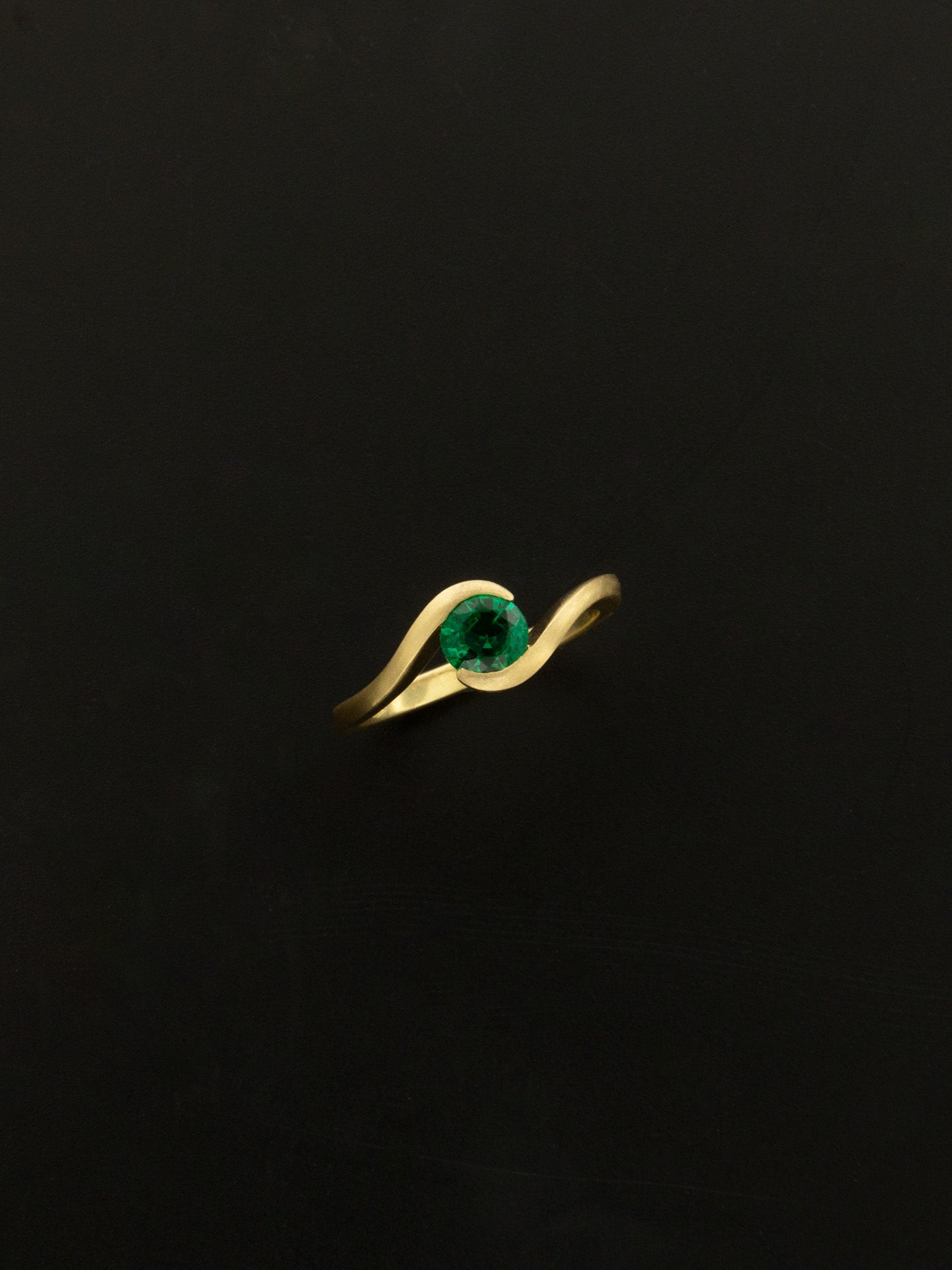 Nastro in oro giallo con Smeraldo