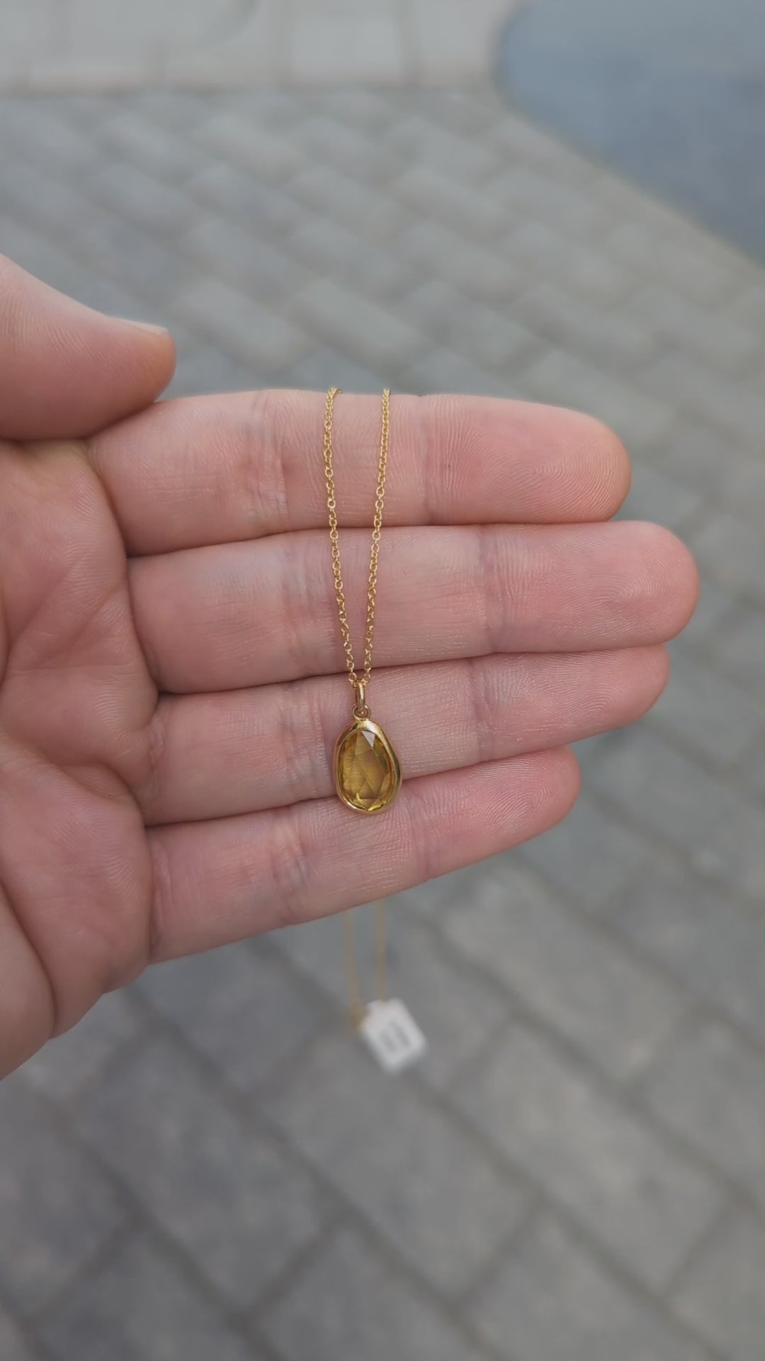 Girocollo con Zaffiro giallo