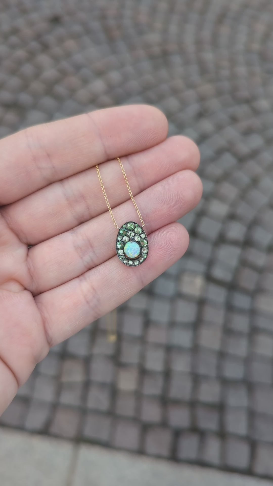 Girocollo Shell con Opale e Tsavorite